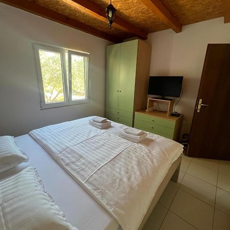 فيلا Kuca Za Odmor Buba, Otok Zut Pristanisce المظهر الخارجي الصورة